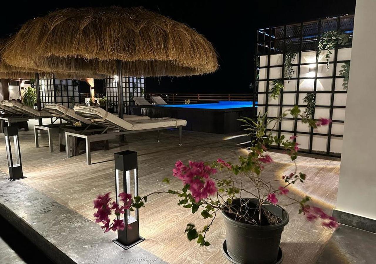 Sanctuary Sunlit Hurghada Haven With 4 Pools, Rooftop Sunsets & Gourmet Bites Steps Away Kültér fotó