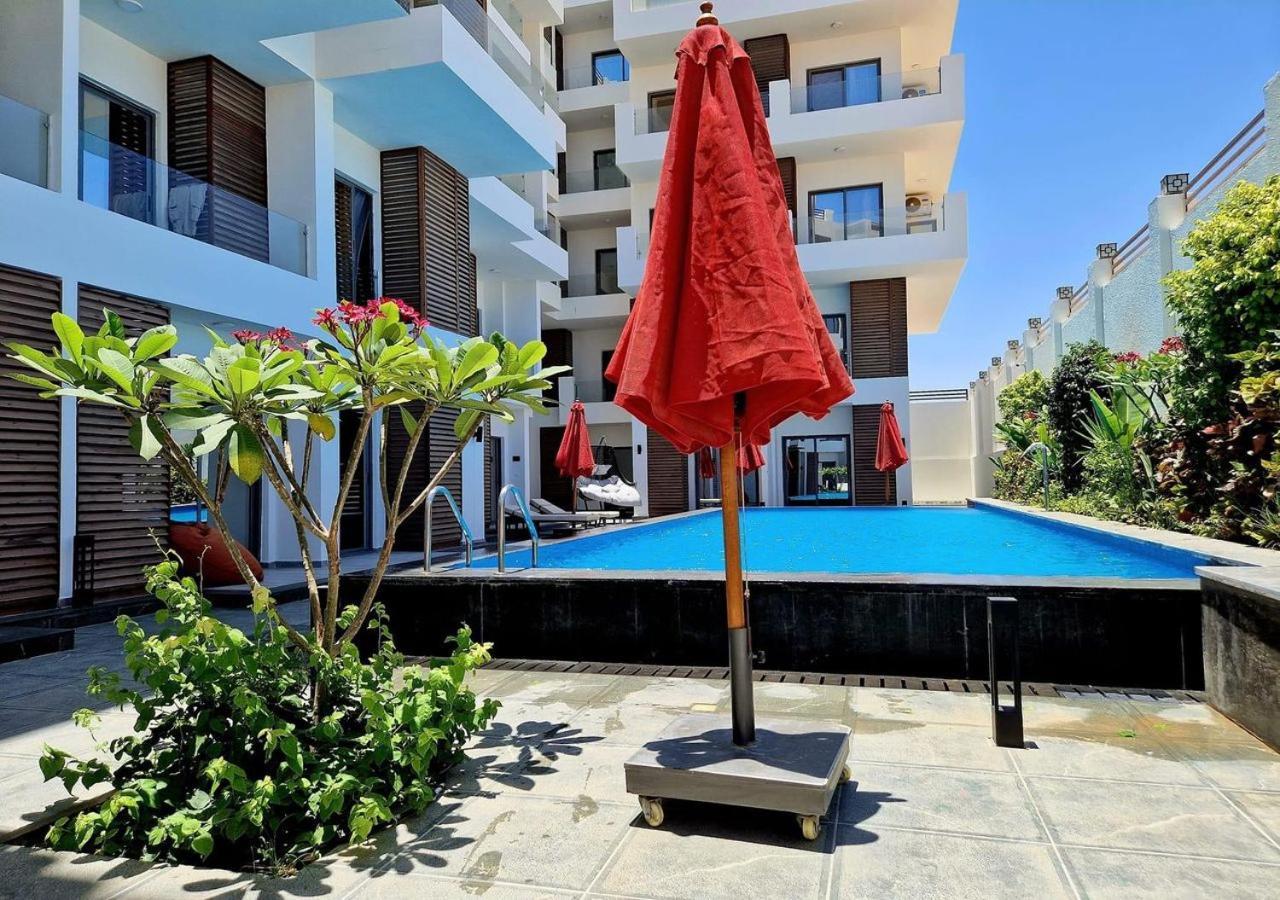 Sanctuary Sunlit Hurghada Haven With 4 Pools, Rooftop Sunsets & Gourmet Bites Steps Away Kültér fotó