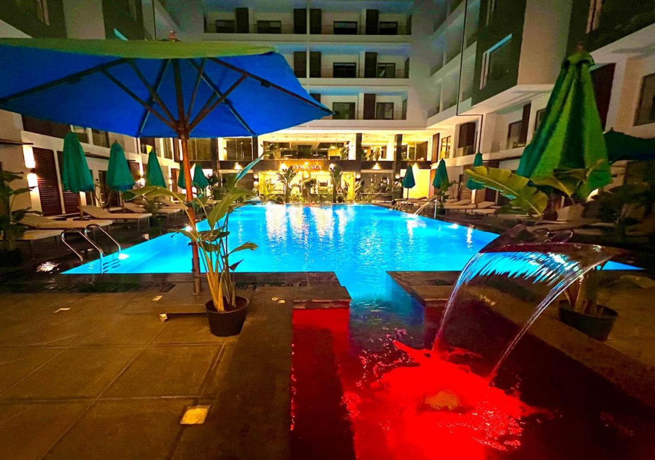 Sanctuary Sunlit Hurghada Haven With 4 Pools, Rooftop Sunsets & Gourmet Bites Steps Away Kültér fotó