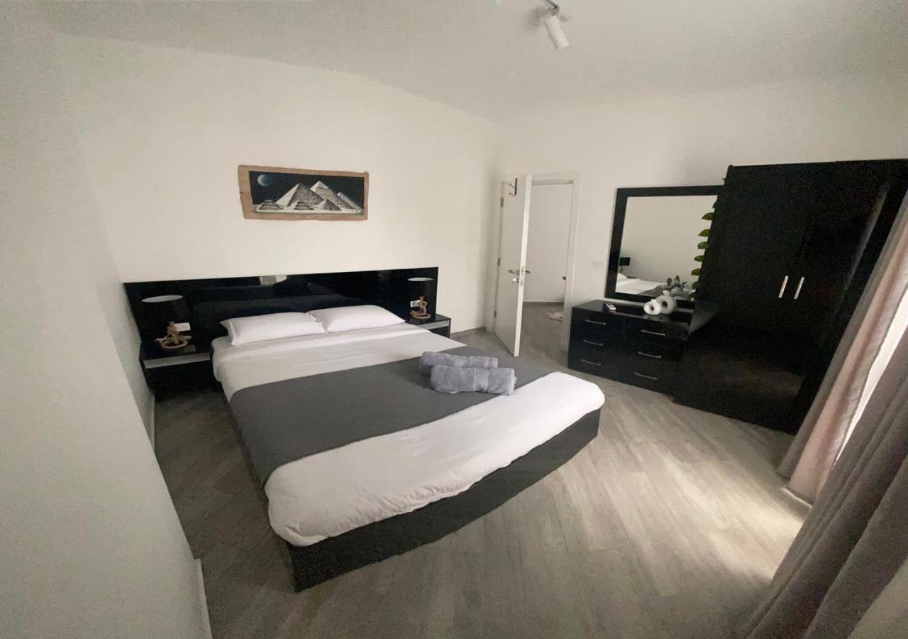 Sanctuary Sunlit Hurghada Haven With 4 Pools, Rooftop Sunsets & Gourmet Bites Steps Away Kültér fotó