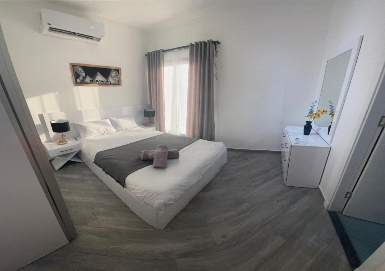 Sanctuary Sunlit Hurghada Haven With 4 Pools, Rooftop Sunsets & Gourmet Bites Steps Away Kültér fotó
