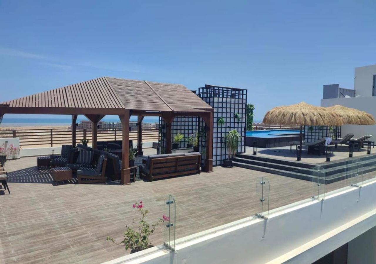 Sanctuary Sunlit Hurghada Haven With 4 Pools, Rooftop Sunsets & Gourmet Bites Steps Away Kültér fotó